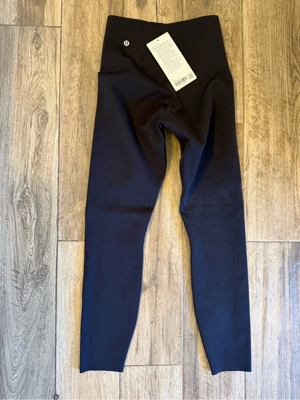 NWT Lululemon Glow Up™ Super-High-Rise Tight 25" - Black, size 6. - Picture 3 of 4